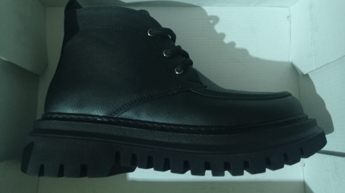 Siyah Bağcıklı kadın Bot - Görsel 3