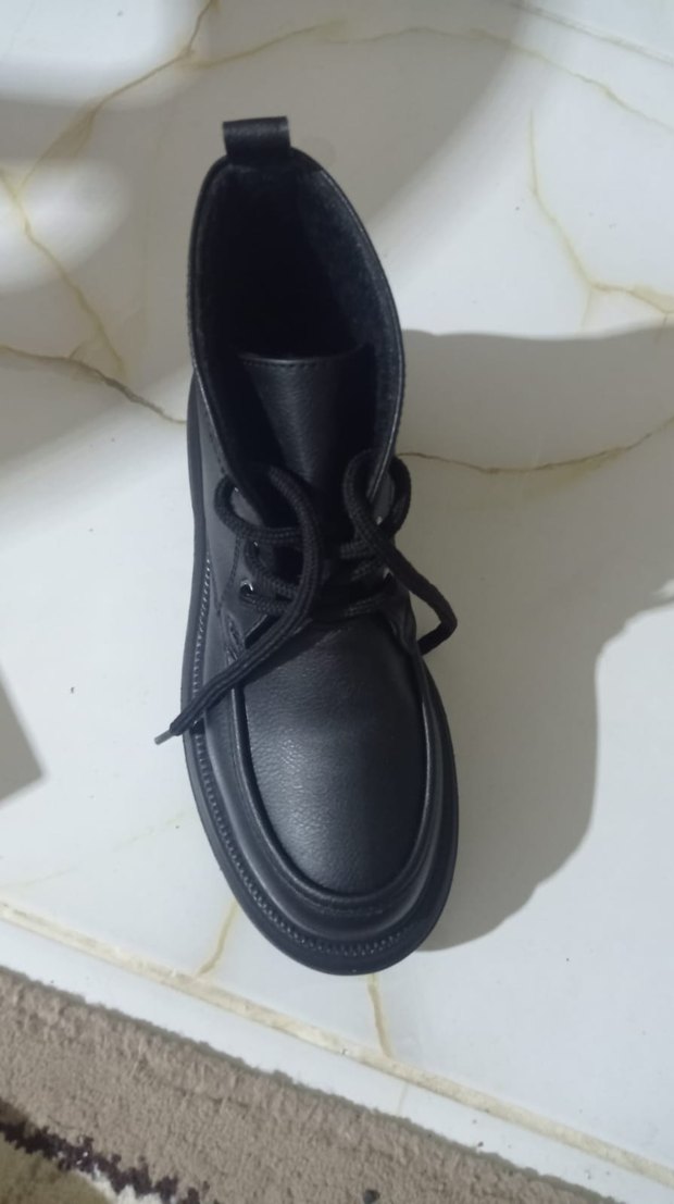 Siyah Bağcıklı kadın Bot - Görsel 4