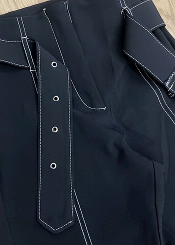 s Beden Siyah Kemerli Pantolon bershka
