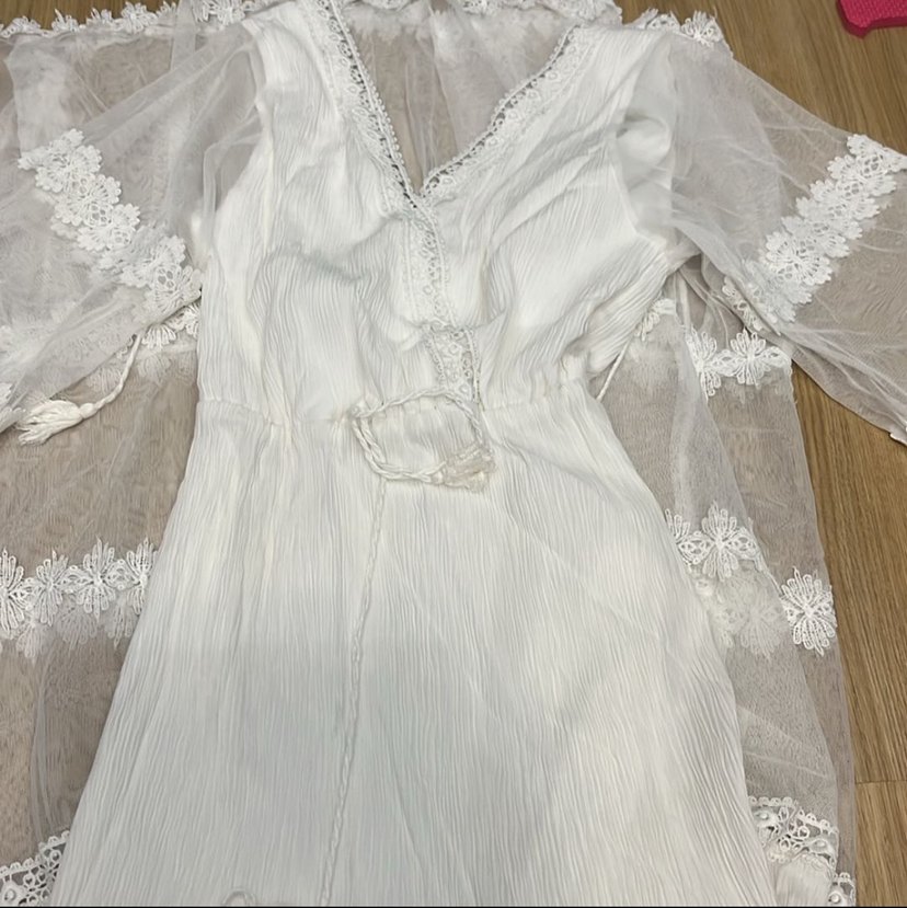 Tül detaylı beyaz elbise - Görsel 3