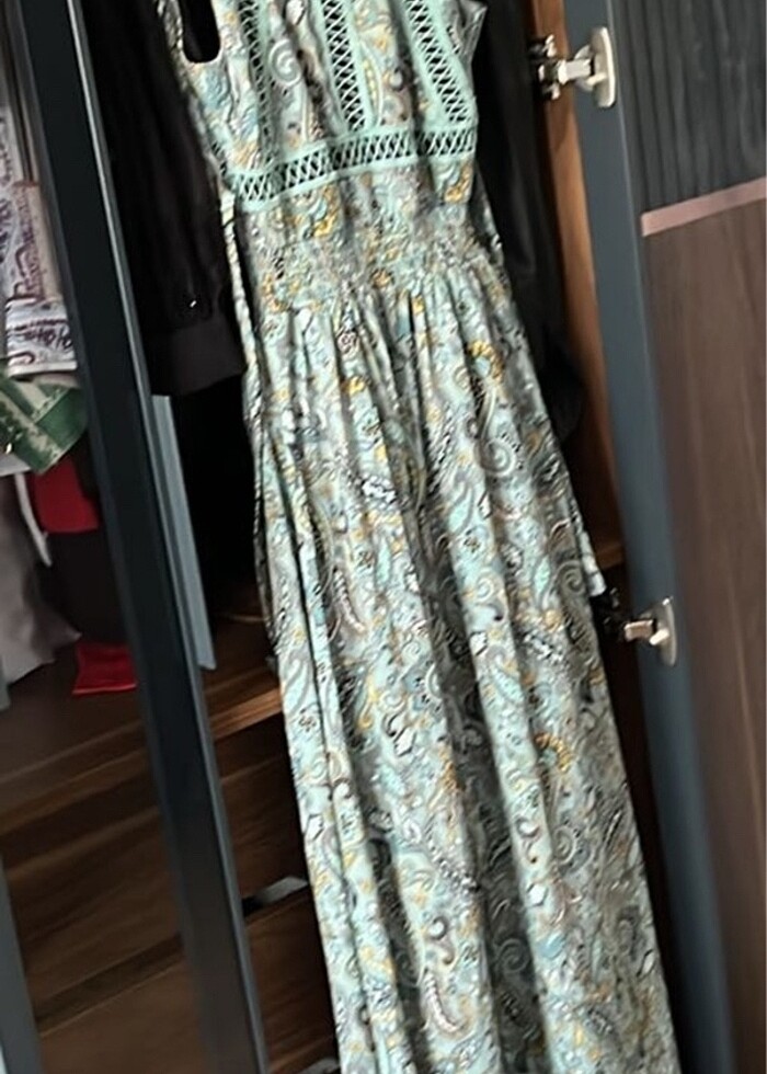 Sırt detaylı uzun elbise - Görsel 5