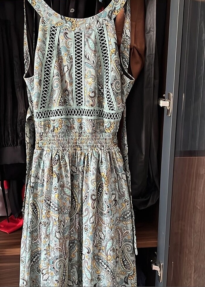 Sırt detaylı uzun elbise - Görsel 4