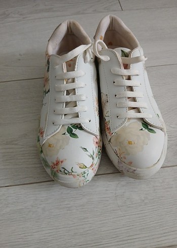 Beyaz Çiçek Desenli Platform Spor Ayakkabı - Görsel 4