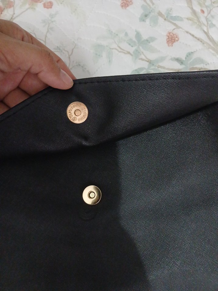 Zincir Detaylı Siyah Deri Kadın Portföy Çanta - Görsel 3