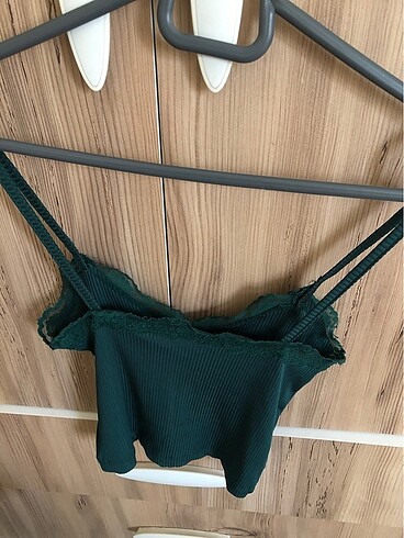 Diğer ASKILI DANTEL DETALI CROP