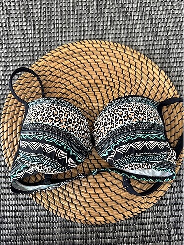 Penti bikini üstü