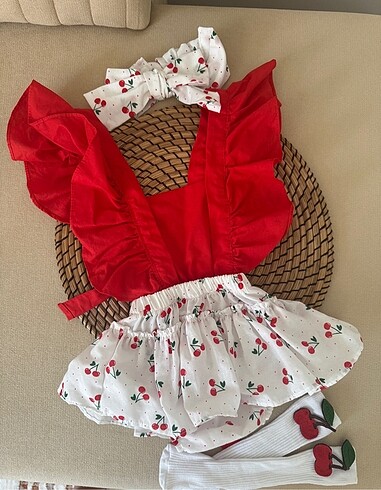 Kirazlı salopet&tulum +bandana+çorap