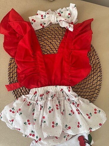 Diğer Kirazlı salopet&tulum +bandana+çorap