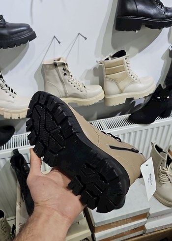 Sokak Stili Bej Platform Topuklu Bağcıklı Bot - Görsel 3