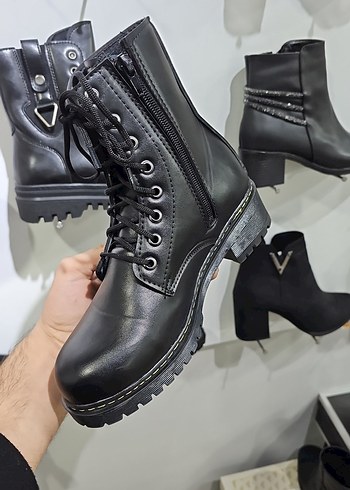 Siyah Deri Bağcıklı Blok Topuklu Goth Bot - Görsel 3