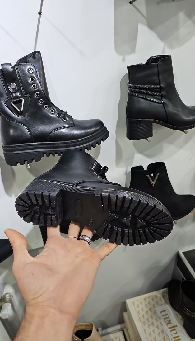 Siyah Deri Bağcıklı Blok Topuklu Goth Bot - Görsel 2