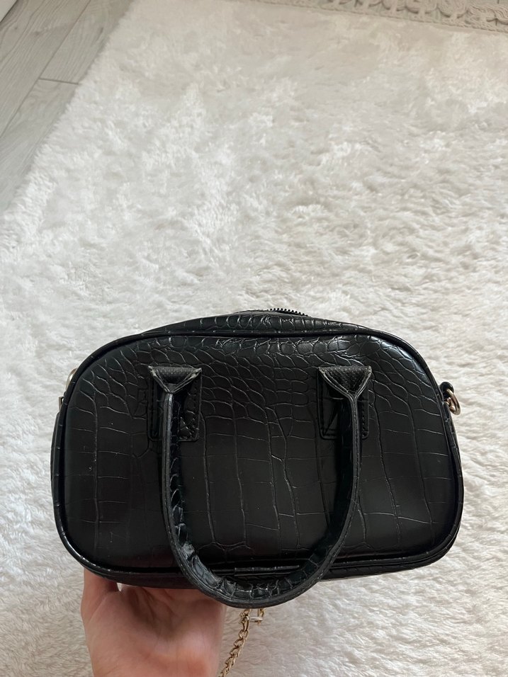 Zincir Detaylı Siyah Deri Çanta - Görsel 3