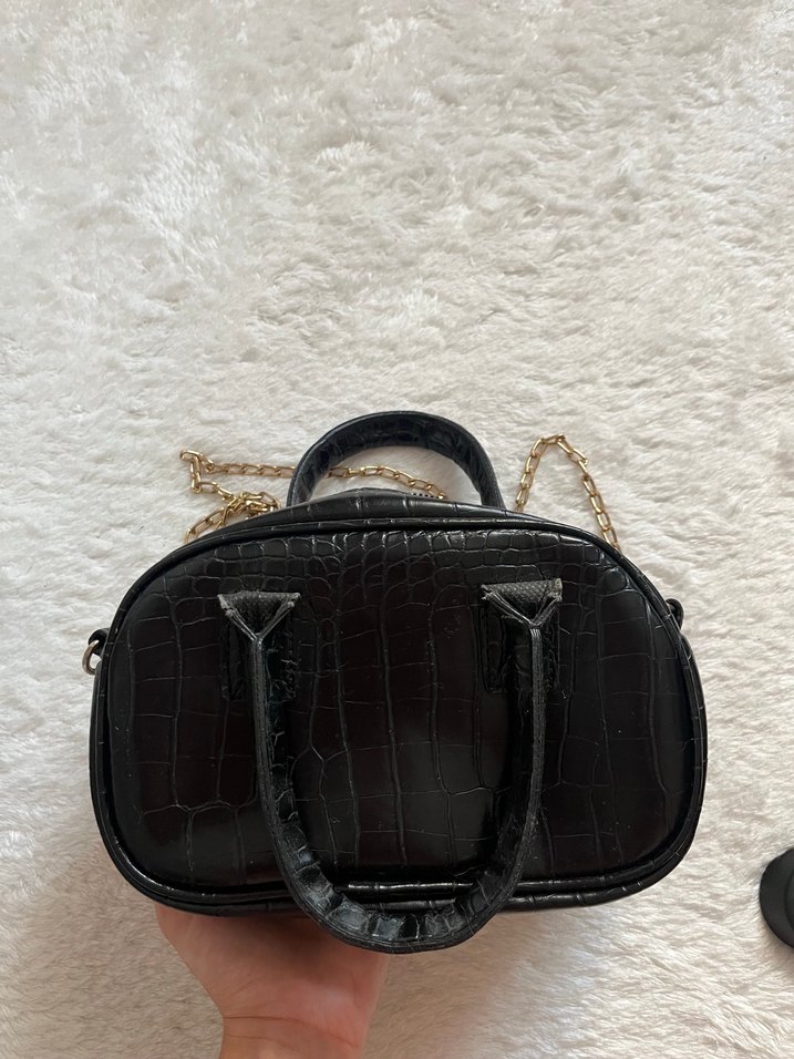 Zincir Detaylı Siyah Deri Çanta - Görsel 2