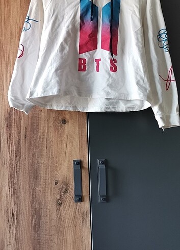 LC Waikiki BTS sweatshirt