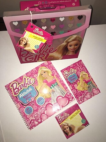 Barbie aktivite çantası