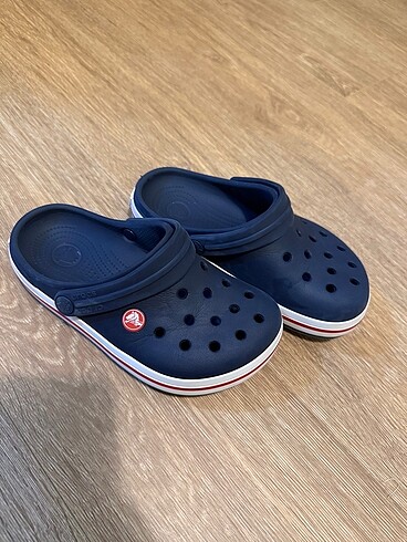 Crocs Göründüğü gibi az kullanılmış ürün