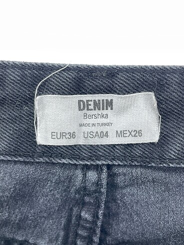 36 Beden siyah Renk Bershka Jean / Kot %70 İndirimli.