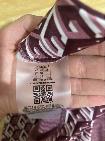 xs Beden Guess tayt