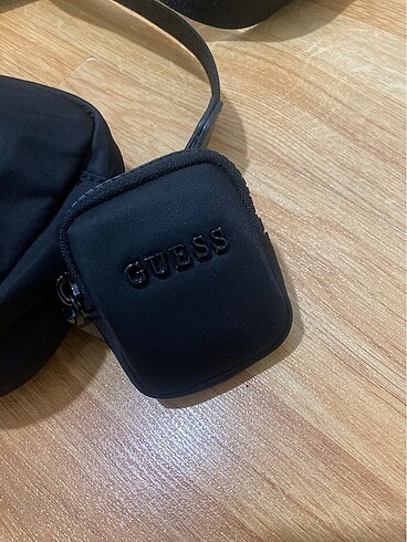  Beden Guess Çapraz Çanta