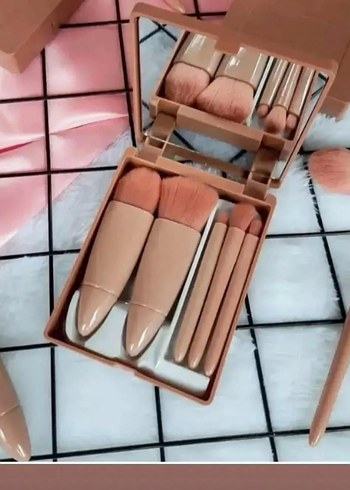 Pembe Renkli Aynalı Makyaj Fırçası Seti