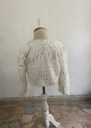 Kız Çocuk Beyaz Kürklü İşlemeli Bolero - Görsel 5