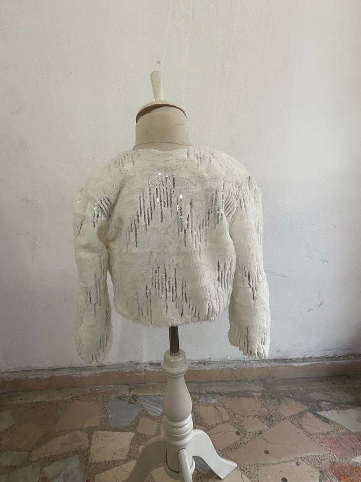 Kız Çocuk Beyaz Kürklü İşlemeli Bolero - Görsel 5