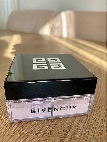 Transparan pudra GIVENCHY