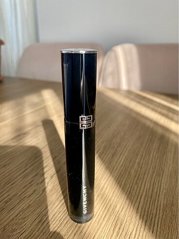 GIVENCHY maskara