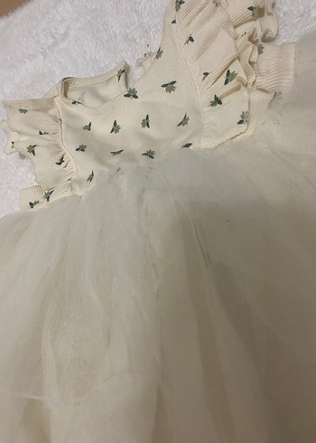 Kız Çocuk Fırfırlı Beyaz Nakışlı Elbise - Görsel 2