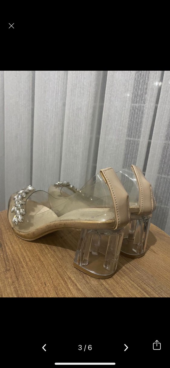 Bej Çiçekli Parlak Topuklu Kadın Ayakkabı - Görsel 3