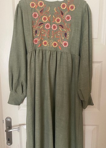 Nakışlı Boncuklu Haki Uzun  tesettür Bohem Elbise - Görsel 5