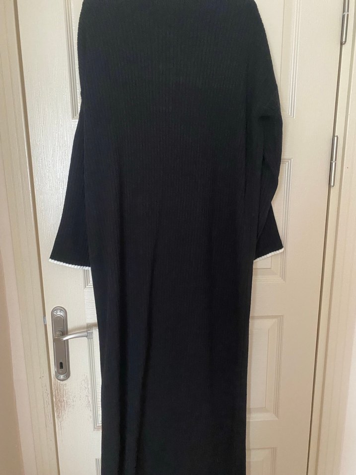 Siyah Uzun Kollu tesettür Kadın Elbise - Görsel 2