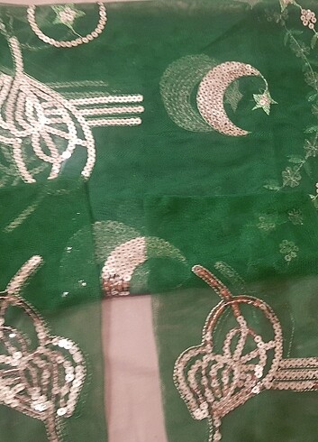 Kına örtüsü. Sıfır sayılabilecek kadar temiz.hic bor sorunu yok 