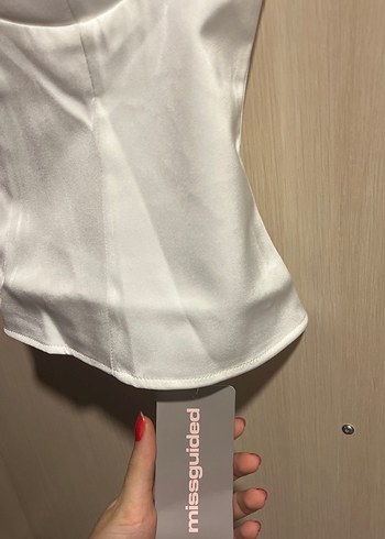 Düğmeli Beyaz Straplez Bustiyer - Görsel 6