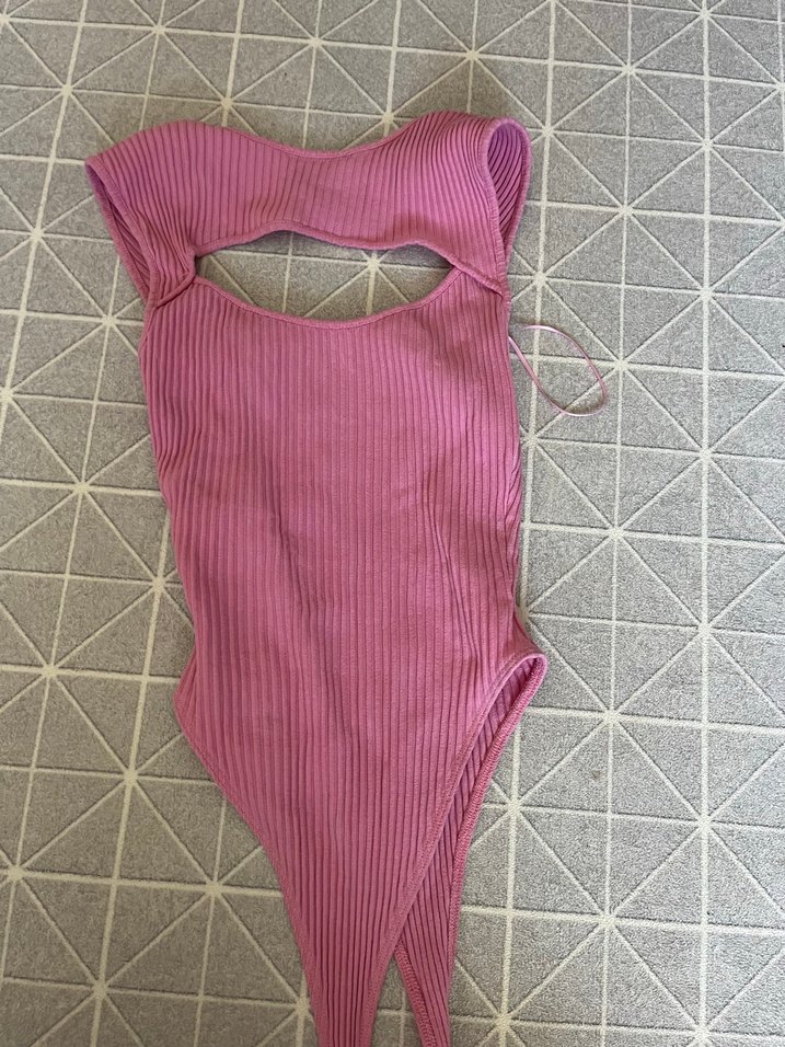 Pembe V Yaka Kolsuz Fitted Bluz - Görsel 3