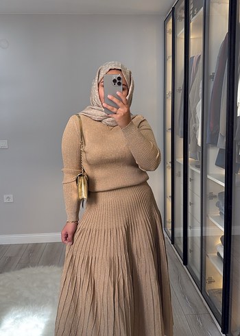 Bej Yüksek Yakalı Triko simli Elbise - Görsel 3