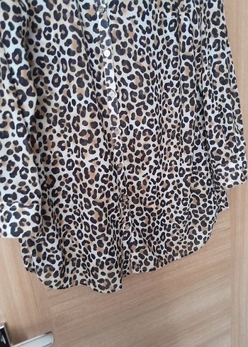 Leopar Desenli Bol Kesim Bluz gomlek - Görsel 3
