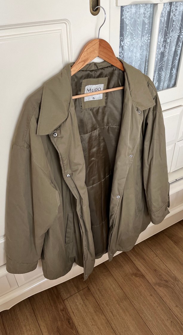 Bej Düğmeli Kaban - Görsel 4