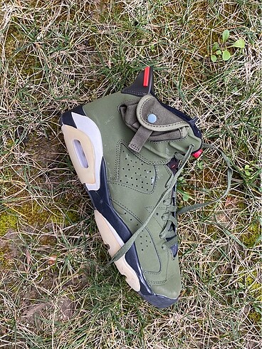 42 Beden Jordan 6 yravis scott