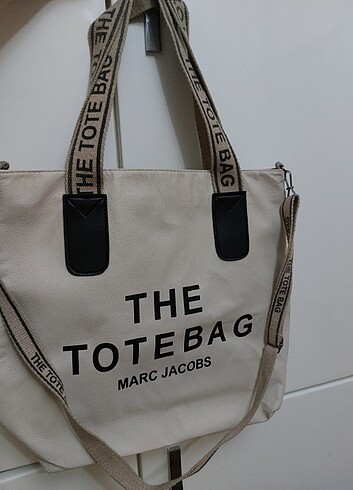 The tote bag çanta