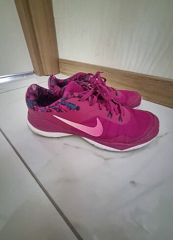 41 Beden pembe Renk Orjinal nike ayakkabi