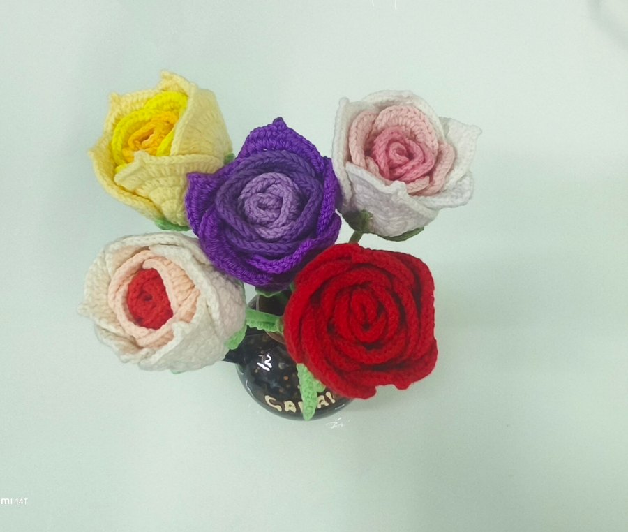 Renkli El Örgüsü Gül Buketi - Görsel 2