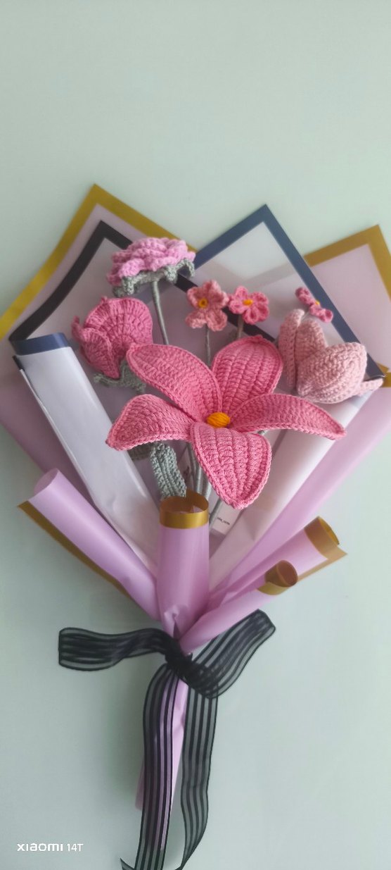 El Yapımı Pembe Örgü Çiçek Buketi - Görsel 3