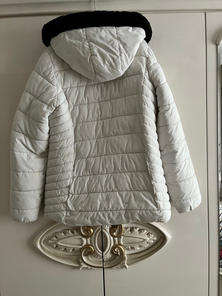 Lc Waikiki Kadın Beyaz Kürklü Kısa Kışlık Mont - Görsel 2