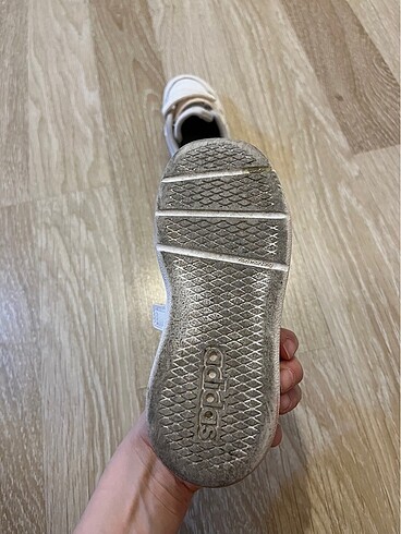 27 Beden beyaz Renk Adidas kız çocuk spor ayakkabı