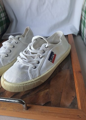 Levis Modern Beyaz Bagcikli Spor Ayakkabi
