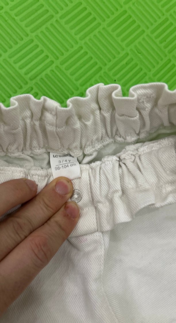 Kız Çocuk Beyaz Pamuklu Fırfırlı Şort - Görsel 2