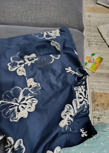 Düğmeli Mavi Çiçek Desenli Erkek Mayo Şortu - Görsel 5