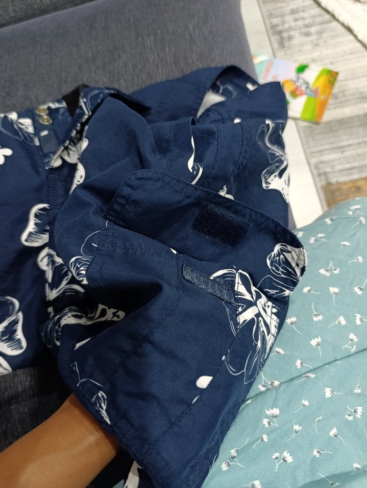 Düğmeli Mavi Çiçek Desenli Erkek Mayo Şortu - Görsel 3