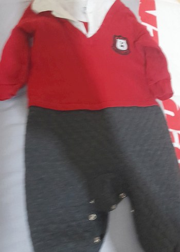2K Uzun Kollu Düğmeli Kırmızı Gri Bebek Tulumu